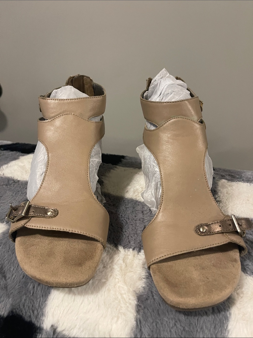 AEROSOLES Taupe Open-Toe Buckle Sandals
